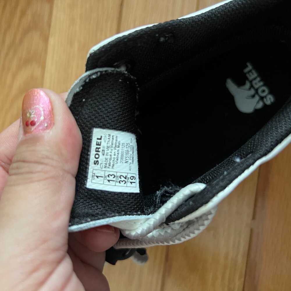 Sorel Winter Boots - Size 1 Kids - Picture 3 of 9